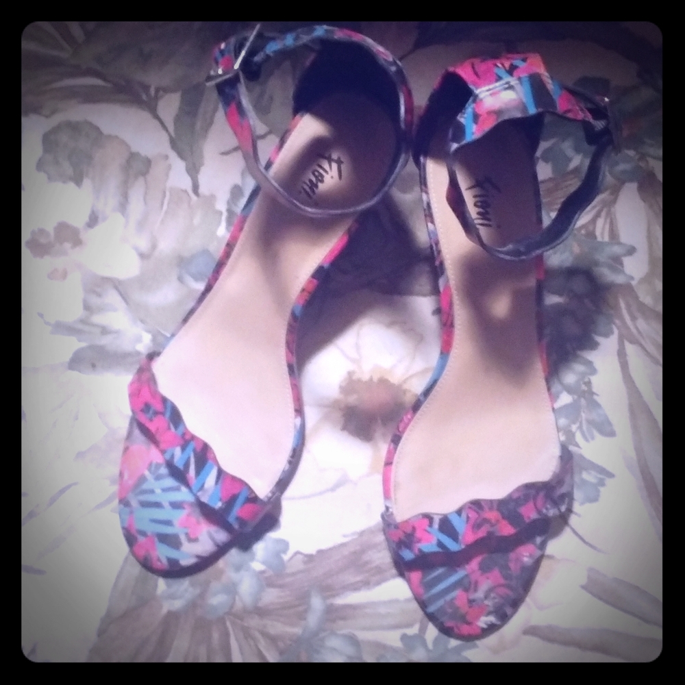 ***SALE*** Fioni ankle strap sandals